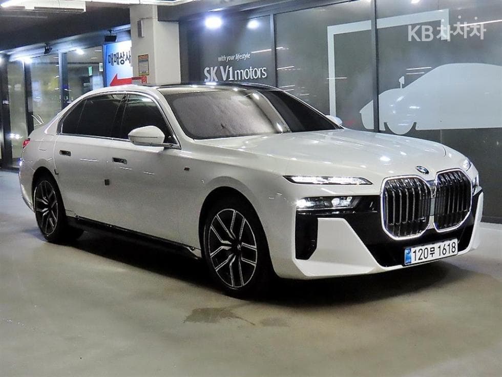 BMW 7시리즈(G70) 740i xDrive M Sport - Image 1