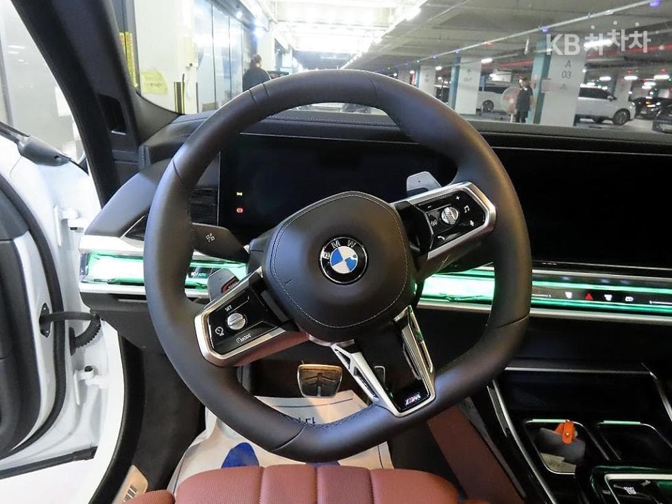 BMW 7시리즈(G70)740i xDrive M Sport - 8