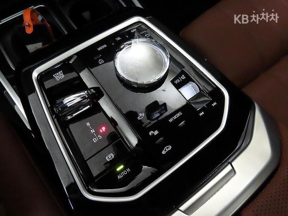 BMW 7시리즈(G70)740i xDrive M Sport - 12