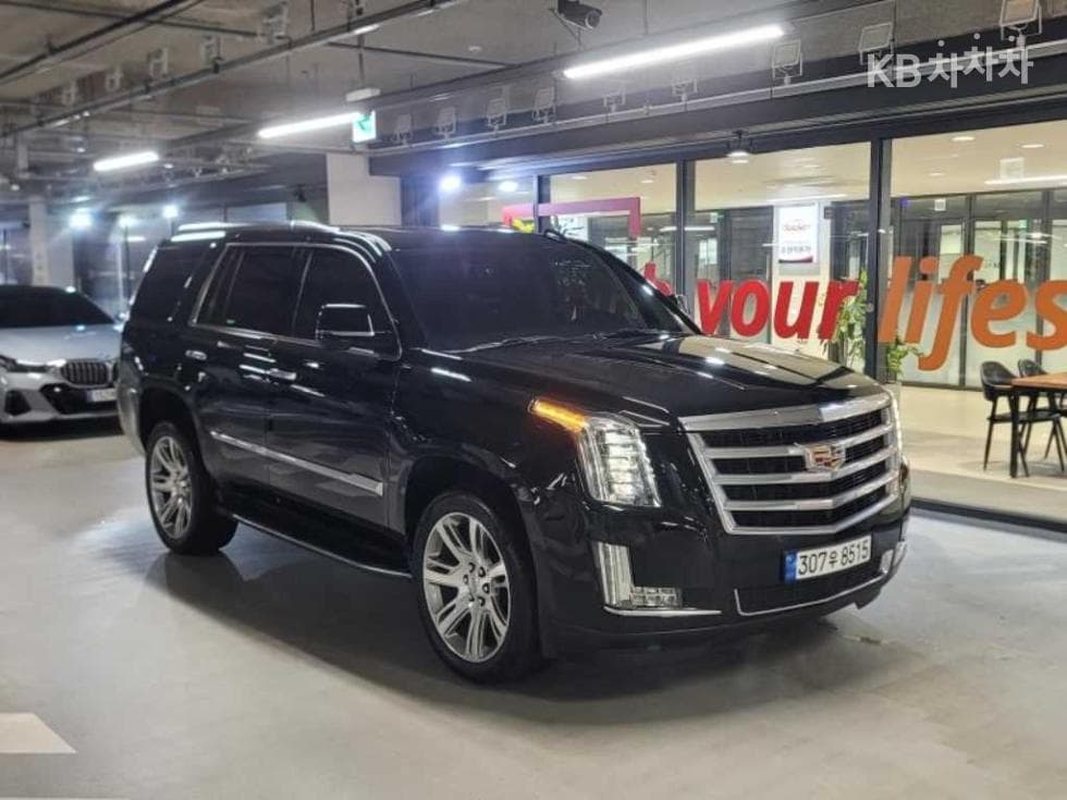 캐딜락 ESCALADE(4-то поколение)6.2 V8 - 2
