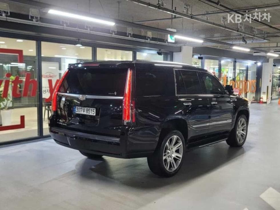 캐딜락 ESCALADE(4-то поколение)6.2 V8 - 4