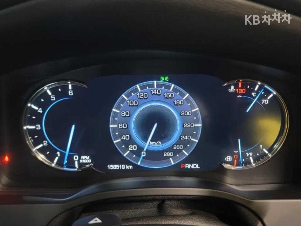 캐딜락 ESCALADE(4-то поколение)6.2 V8 - 9
