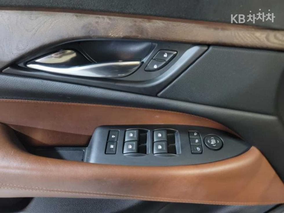 캐딜락 ESCALADE(4-то поколение)6.2 V8 - 13