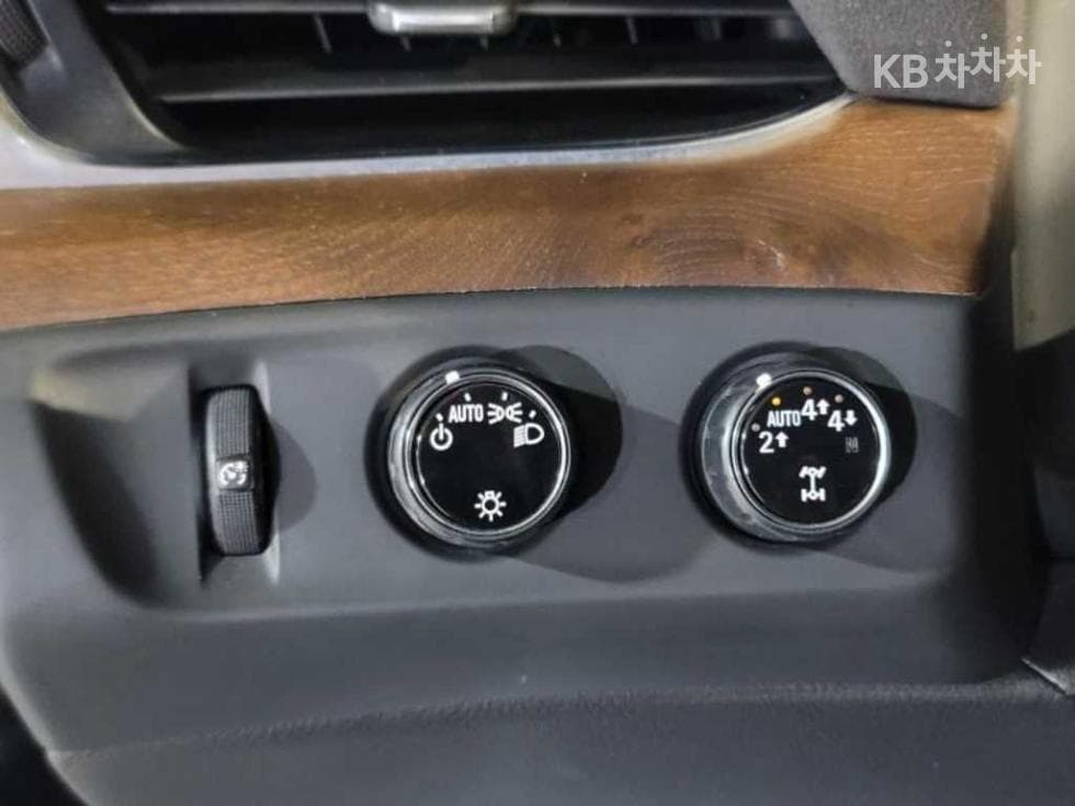 캐딜락 ESCALADE(4-то поколение)6.2 V8 - 14