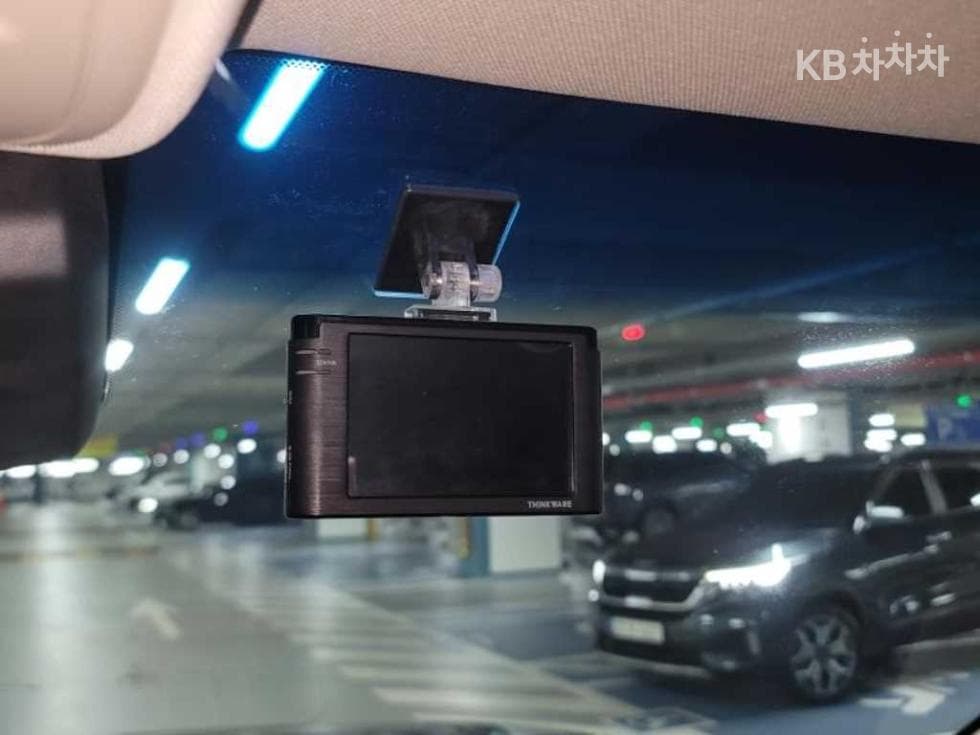 캐딜락 ESCALADE(4-то поколение)6.2 V8 - 16