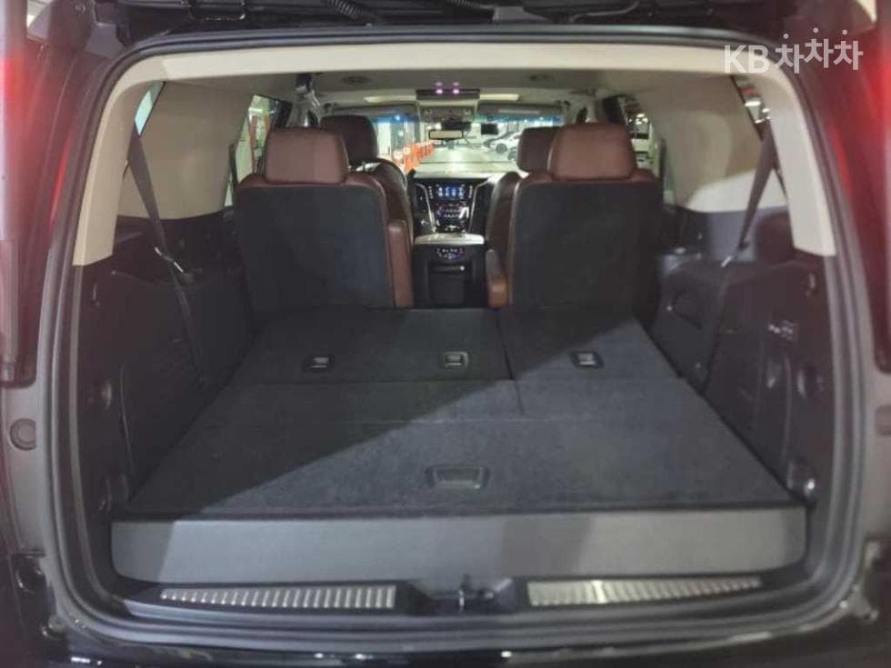 캐딜락 ESCALADE(4-то поколение)6.2 V8 - 18