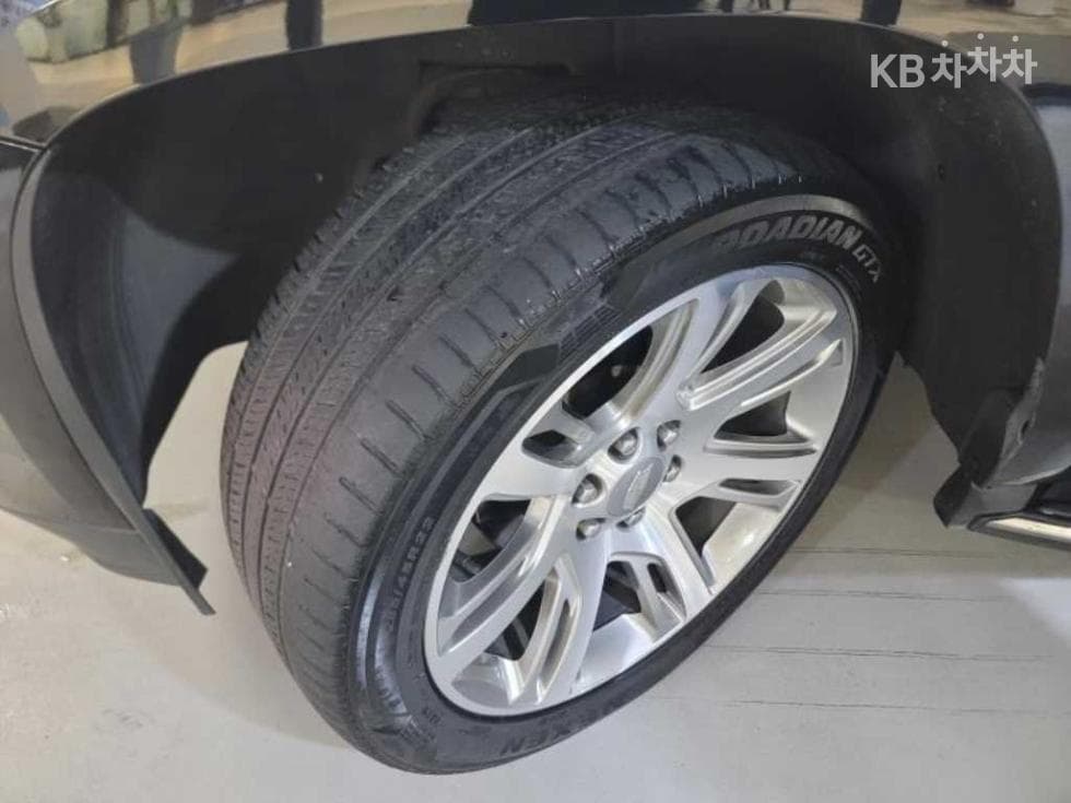 캐딜락 ESCALADE(4-то поколение)6.2 V8 - 20