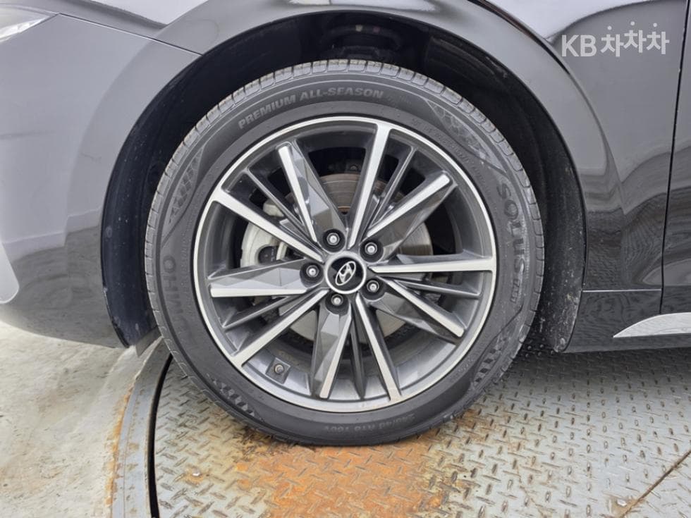 Hyundai The New (facelift) Grandeur (Azera)2.5 Exclusive - 5