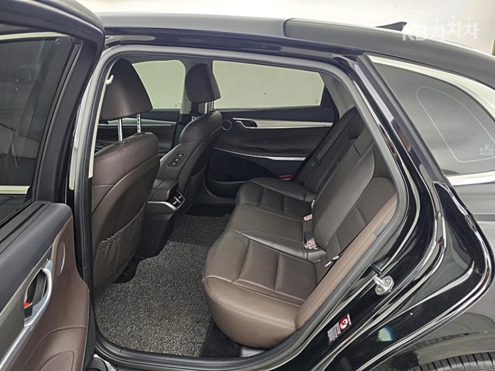 Hyundai The New (facelift) Grandeur (Azera)2.5 Exclusive - 12