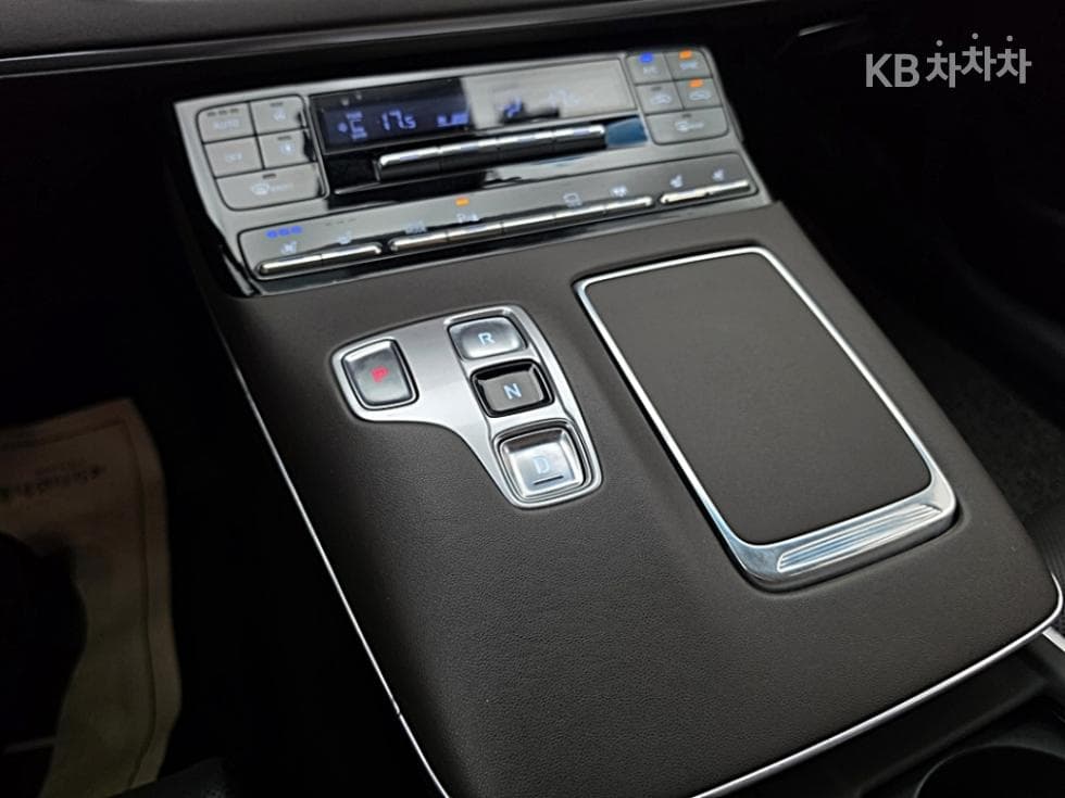 Hyundai The New (facelift) Grandeur (Azera)2.5 Exclusive - 23
