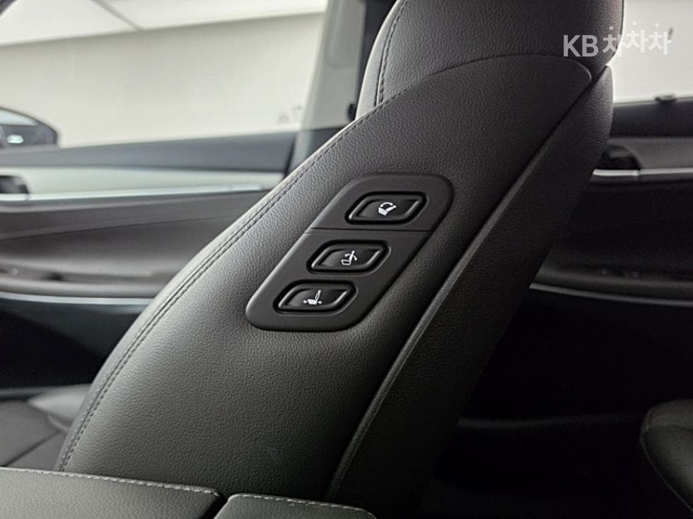 Hyundai The New (facelift) Grandeur (Azera)2.5 Exclusive - 24