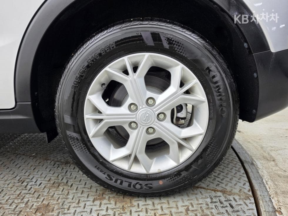 KG Mobility Very New (facelift/refresh; particularly for Tivoli) TivoliGasoline V1 2WD Standard - 6