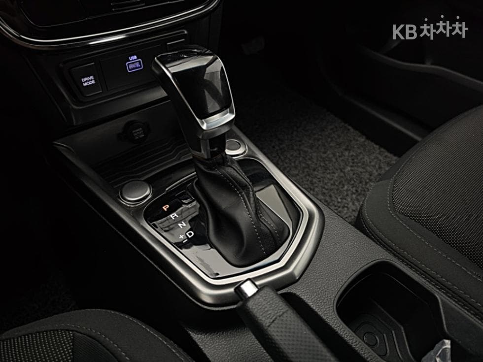 KG Mobility Very New (facelift/refresh; particularly for Tivoli) TivoliGasoline V1 2WD Standard - 18