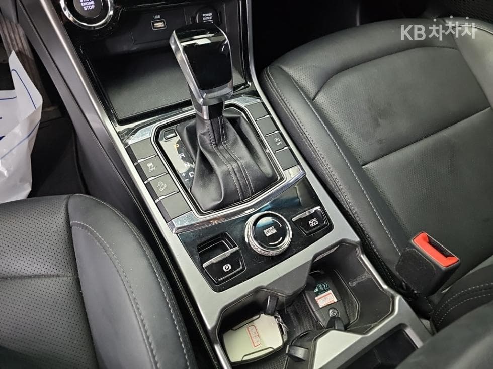 KG Mobility 뷰티플 코란도1.5 GDi Turbo 2WD C7 - 8