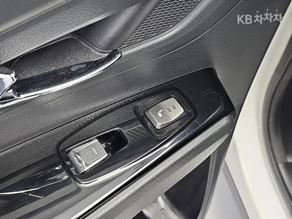 KG Mobility 뷰티플 코란도1.5 GDi Turbo 2WD C7 - 13