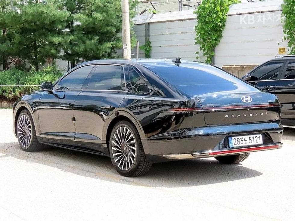 Hyundai The All New Grandeur (Azera)3.5 Gasoline 2WD Calligraphy - 3