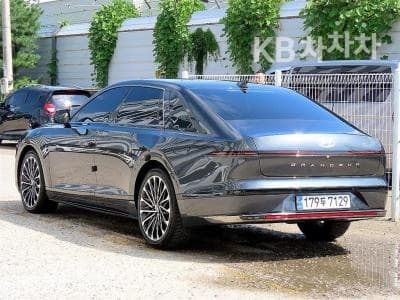 Hyundai The All New Grandeur (Azera)3.5 Gasoline AWD Calligraphy - 3