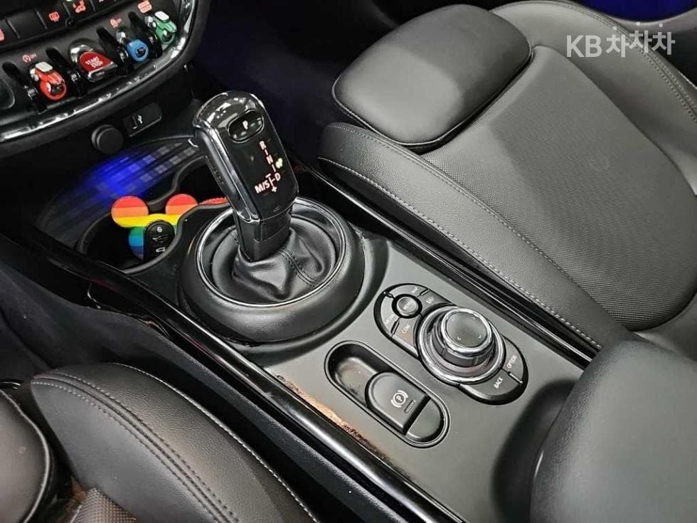 Мини 클럽맨 Второ поколение1.5 Cooper Classic Стандартен - 8