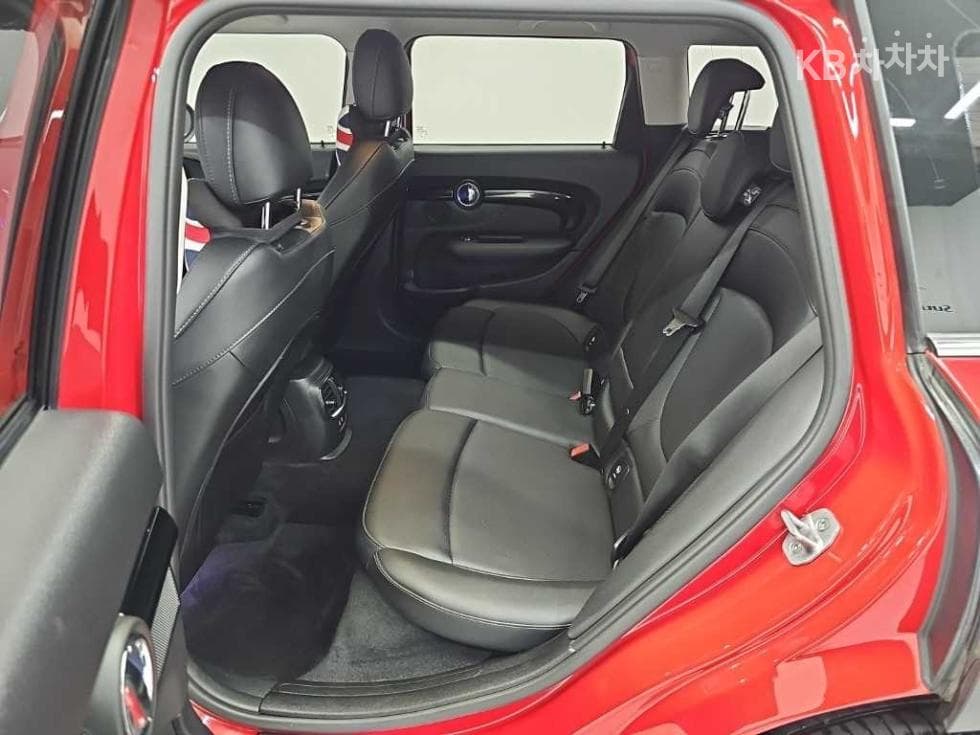 Мини 클럽맨 Второ поколение1.5 Cooper Classic Стандартен - 12