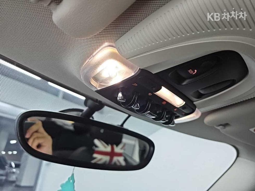 Мини 클럽맨 Второ поколение1.5 Cooper Classic Стандартен - 17