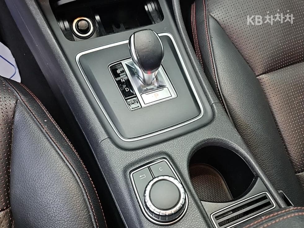 Mercedes-Benz GLA X156GLA45 AMG 4매틱 - 8