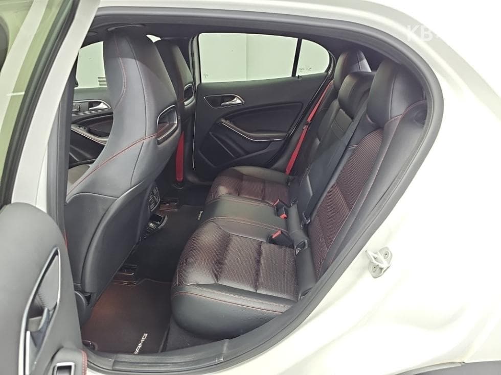 Mercedes-Benz GLA X156GLA45 AMG 4매틱 - 12
