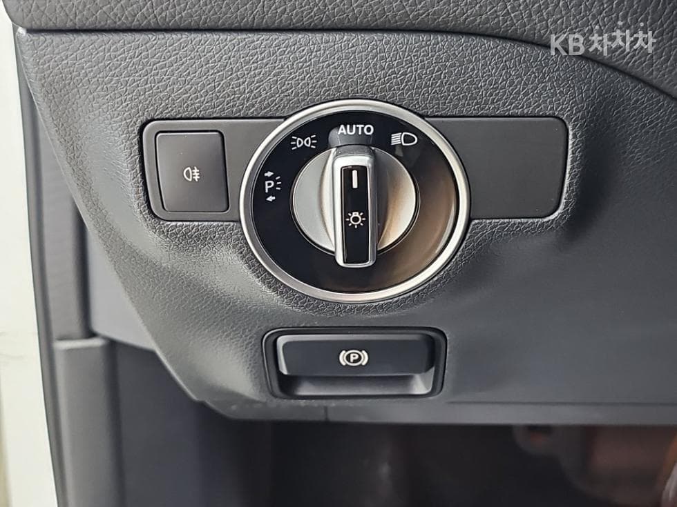 Mercedes-Benz GLA X156GLA45 AMG 4매틱 - 18