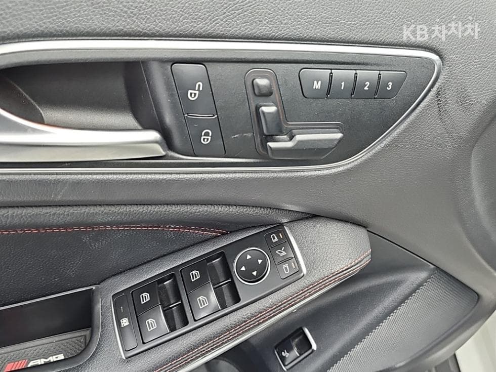 Mercedes-Benz GLA X156GLA45 AMG 4매틱 - 19