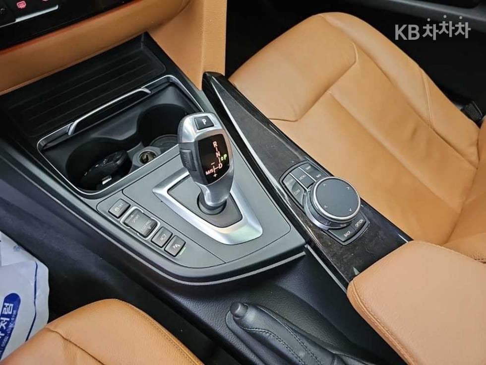 BMW Gran Turismo3 Series GT 320d F34 Luxury - 8