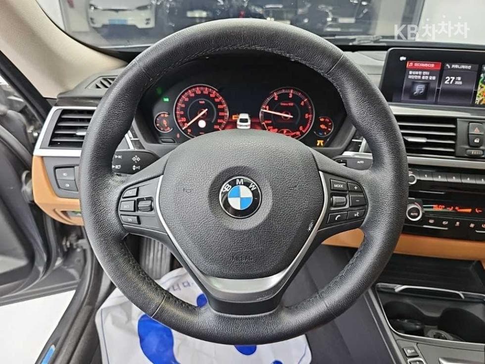 BMW Gran Turismo3 Series GT 320d F34 Luxury - 9