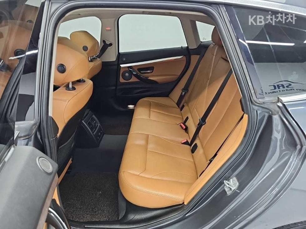 BMW Gran Turismo3 Series GT 320d F34 Luxury - 12