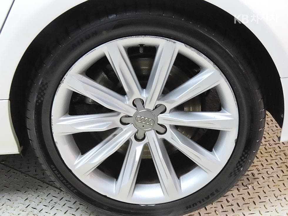 Audi A73.0 TFSI 콰트로 엔트리 - 20