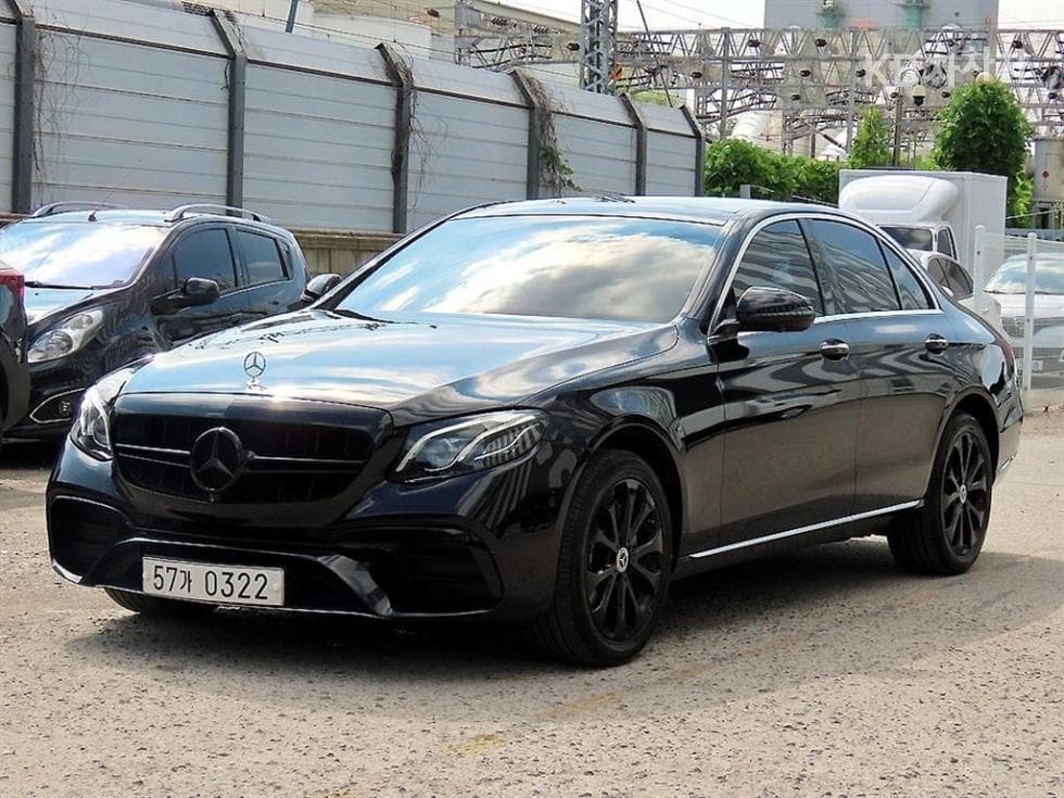 Mercedes-Benz E-Class (W213)E300 4Matic Exclusive - 2