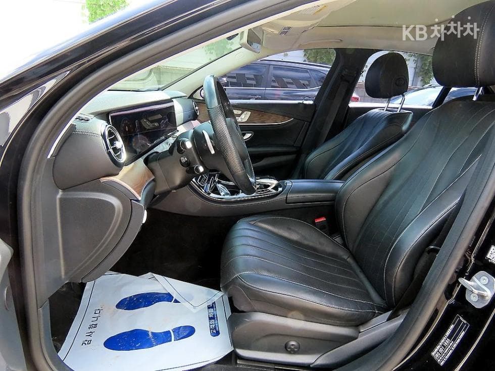 Mercedes-Benz E-Class (W213)E300 4Matic Exclusive - 5