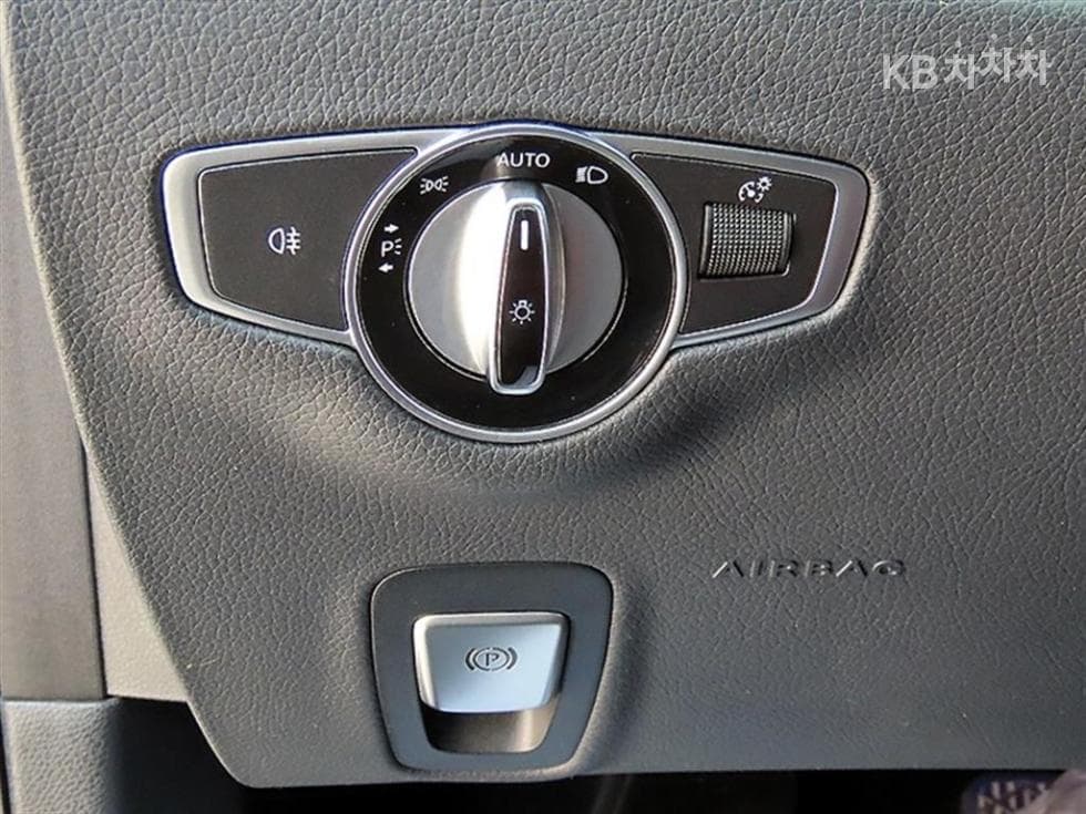 Mercedes-Benz E-Class (W213)E300 4Matic Exclusive - 12