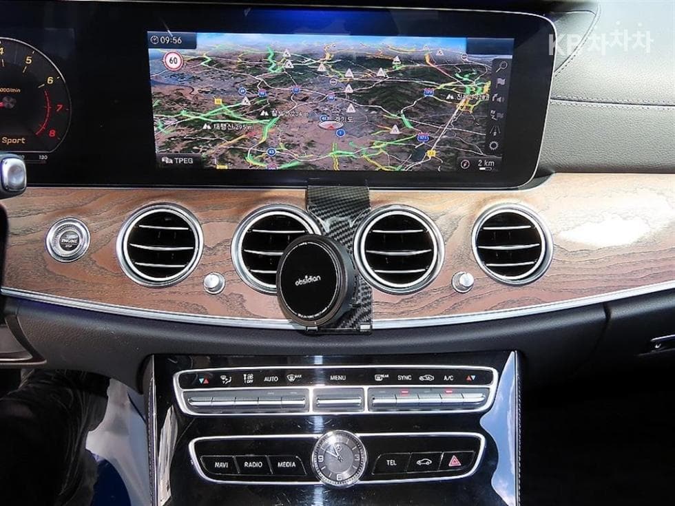 Mercedes-Benz E-Class (W213)E300 4Matic Exclusive - 14