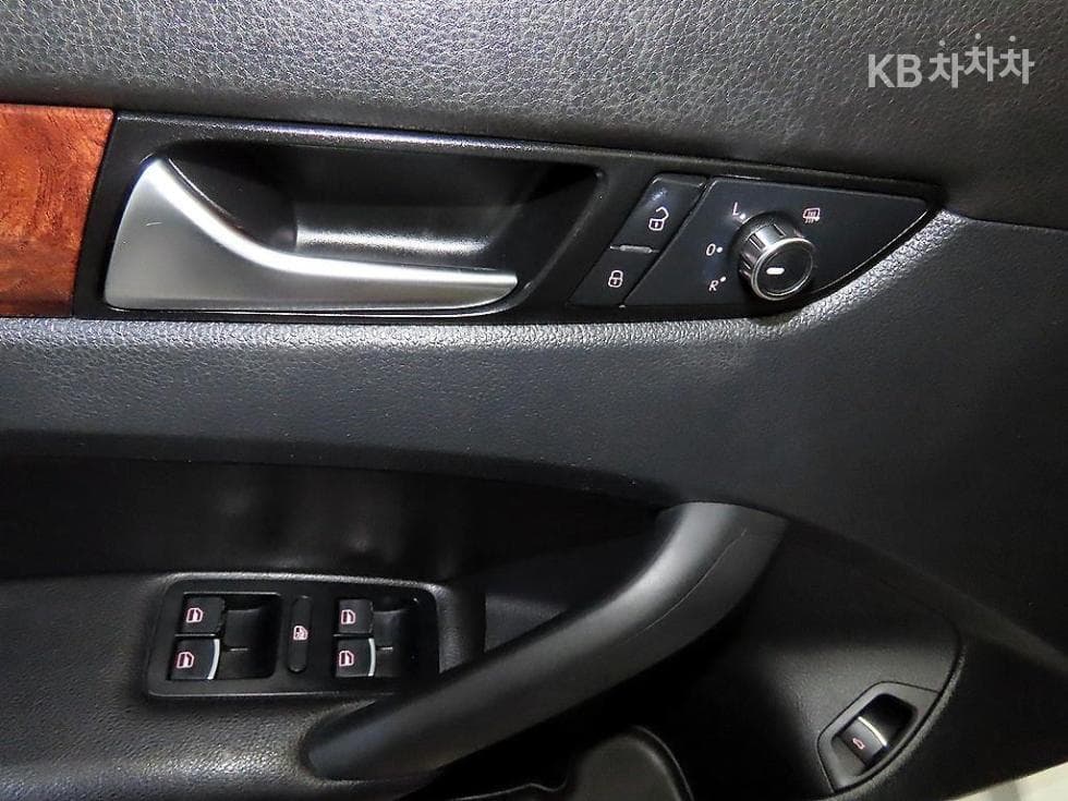 Volkswagen 더НовPassat2.0 Турбо Дизел Инжекция B7 - 13