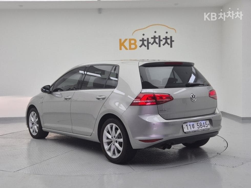 Volkswagen Golf2.0 Turbo Diesel Injection MK7 - 3