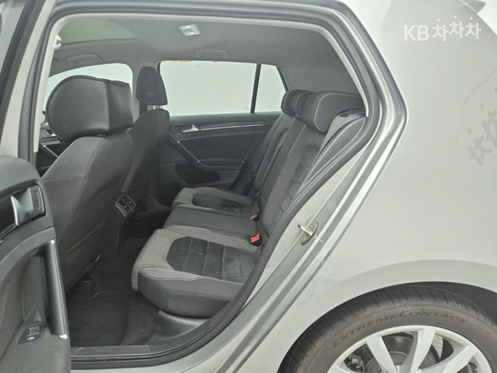 Volkswagen Golf2.0 Turbo Diesel Injection MK7 - 12