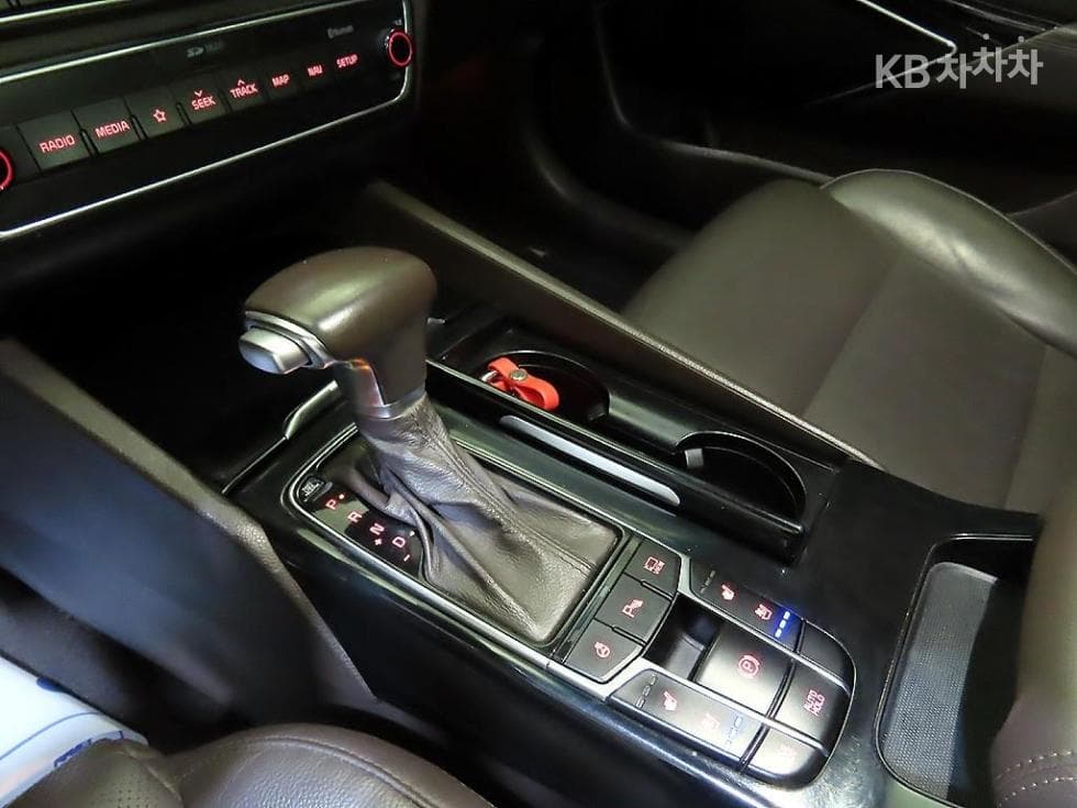 Kia All New K72.4 GDi Limited - 12