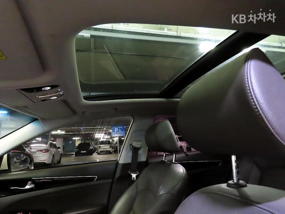 Kia All New K72.4 GDi Limited - 17