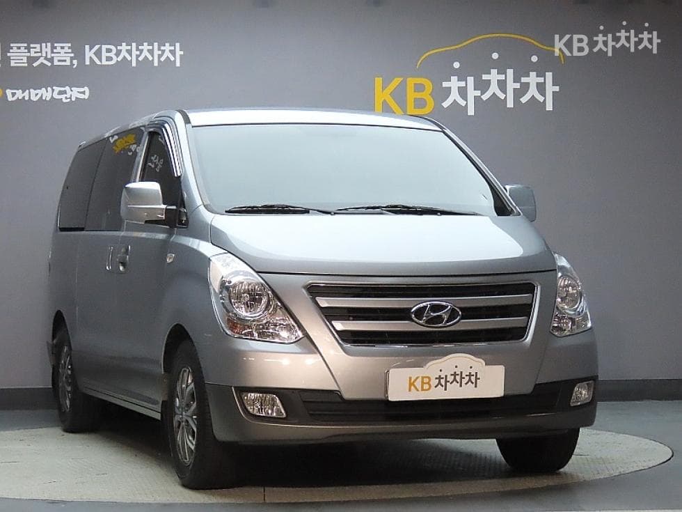 Hyundai Grand Starex12-seater Wagon CVX Modern Special (special feature/edition) - 3