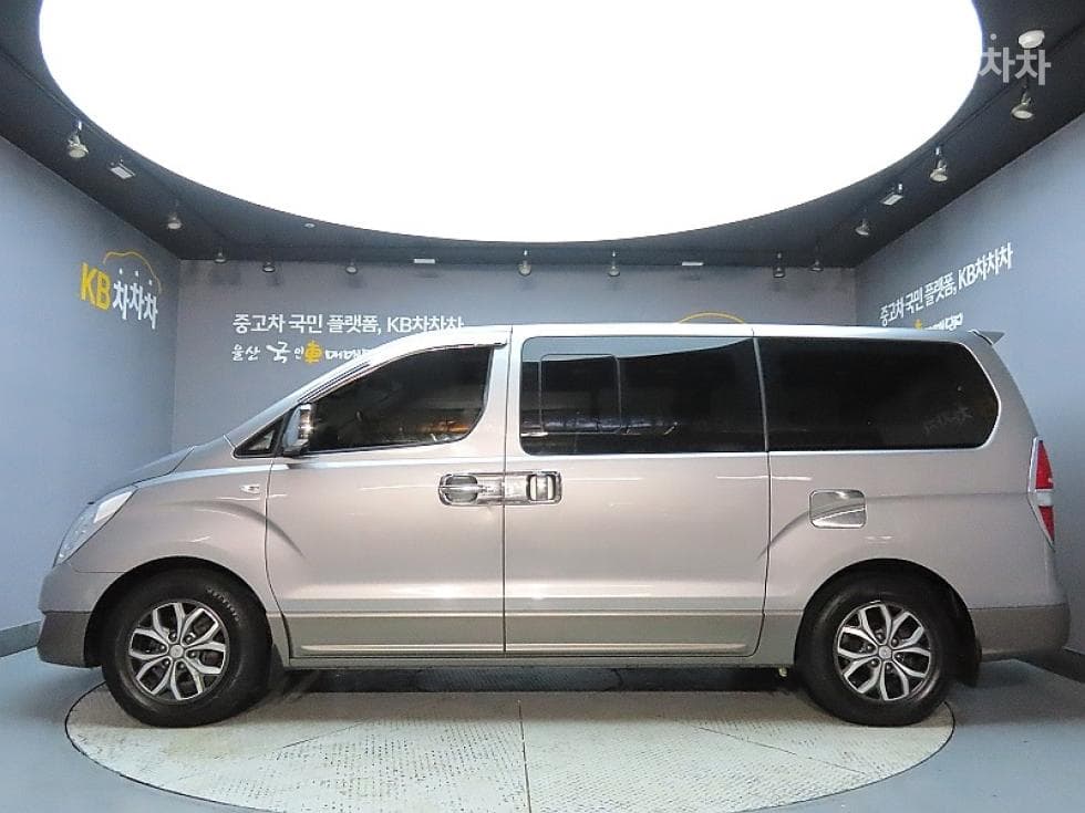 Hyundai Grand Starex12-seater Wagon CVX Modern Special (special feature/edition) - 5
