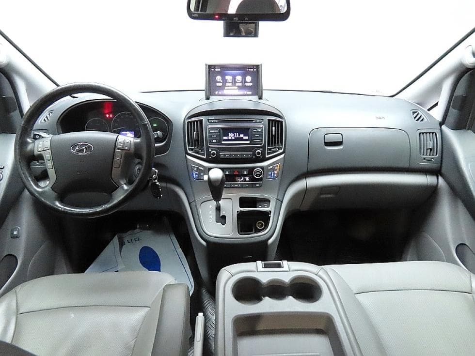 Hyundai Grand Starex12-seater Wagon CVX Modern Special (special feature/edition) - 6