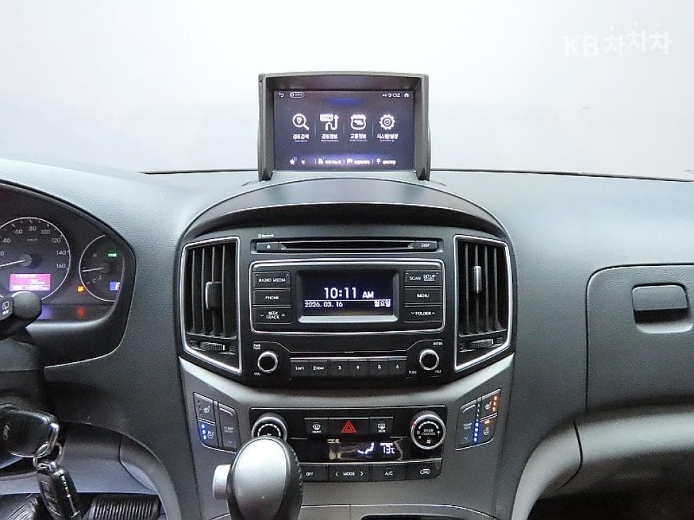 Hyundai Grand Starex12-seater Wagon CVX Modern Special (special feature/edition) - 17