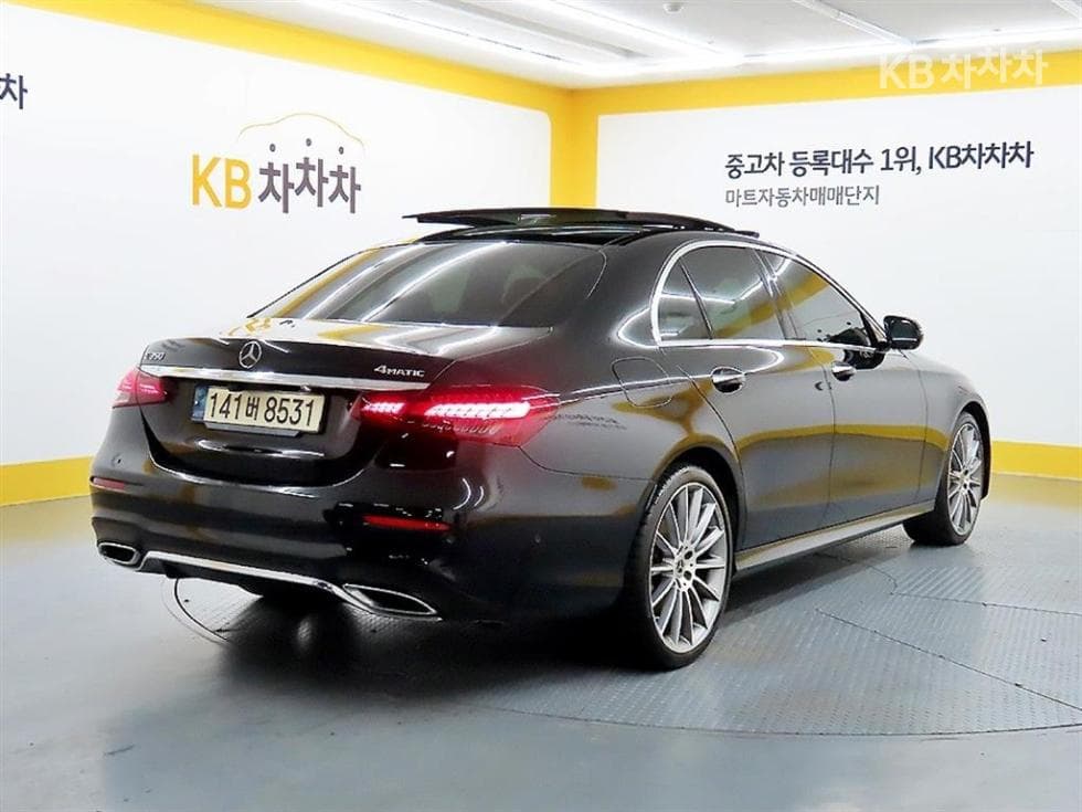 Mercedes-Benz E-Class (W213)E350 4MATIC Avantgarde - 4