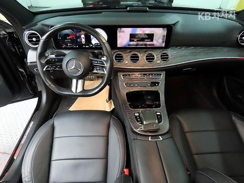 Mercedes-Benz E-Class (W213)E350 4MATIC Avantgarde - 7