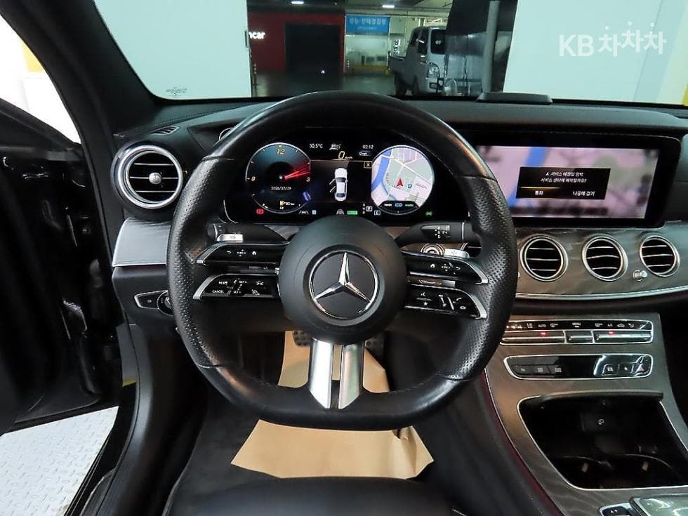 Mercedes-Benz E-Class (W213)E350 4MATIC Avantgarde - 9