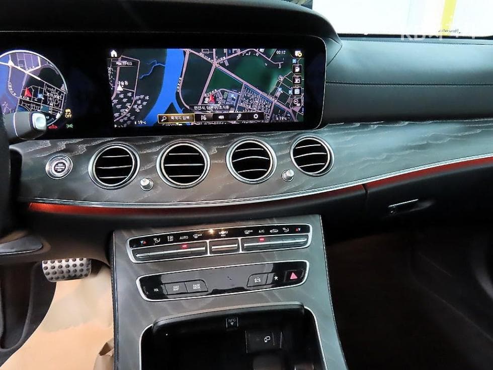 Mercedes-Benz E-Class (W213)E350 4MATIC Avantgarde - 15