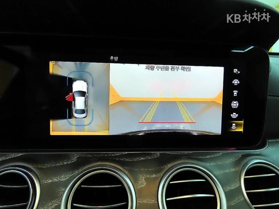 Mercedes-Benz E-Class (W213)E350 4MATIC Avantgarde - 16